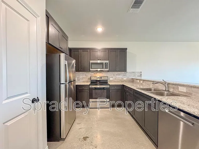 205B Juniper Dr — Photo 9