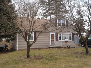 8 Allen St, Portland, CT 06480