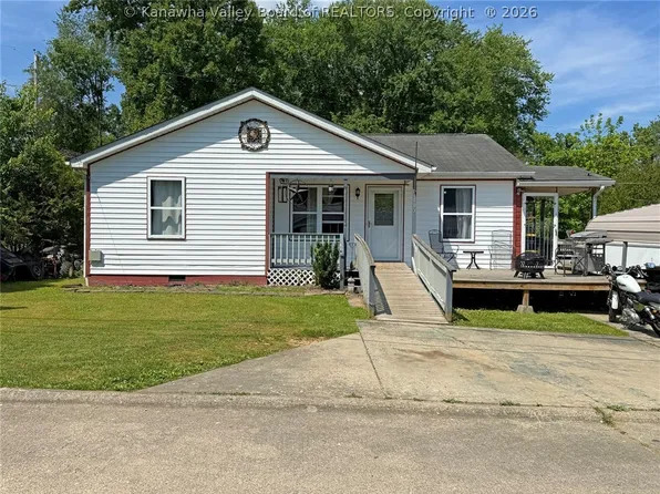 103 Millard St, Hurricane, WV 25526