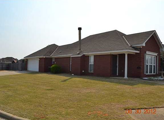 3rd image of 501 McGregor Ct