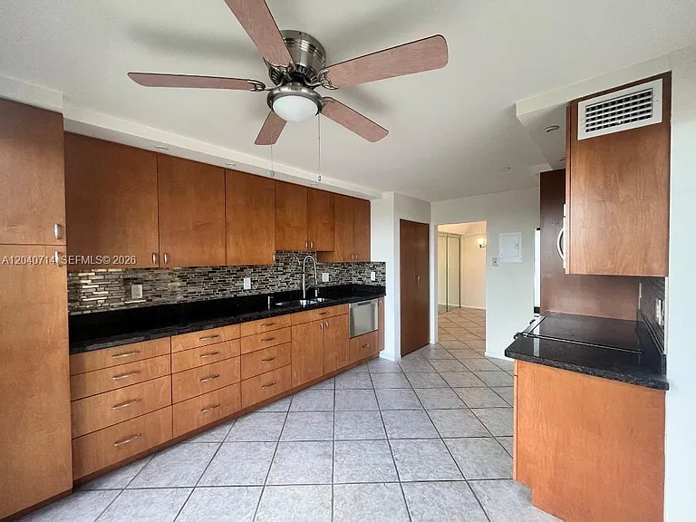 1901 N Ocean Blvd #7E — Photo 8
