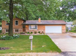 8088 Elm Ave, Downs, IL 61736