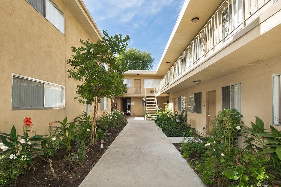 1st image of 6455 Reseda Blvd #0643a2675