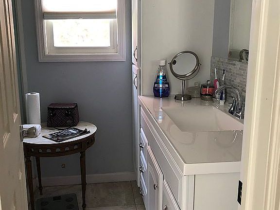 3rd image of 88 Lincoln Ave