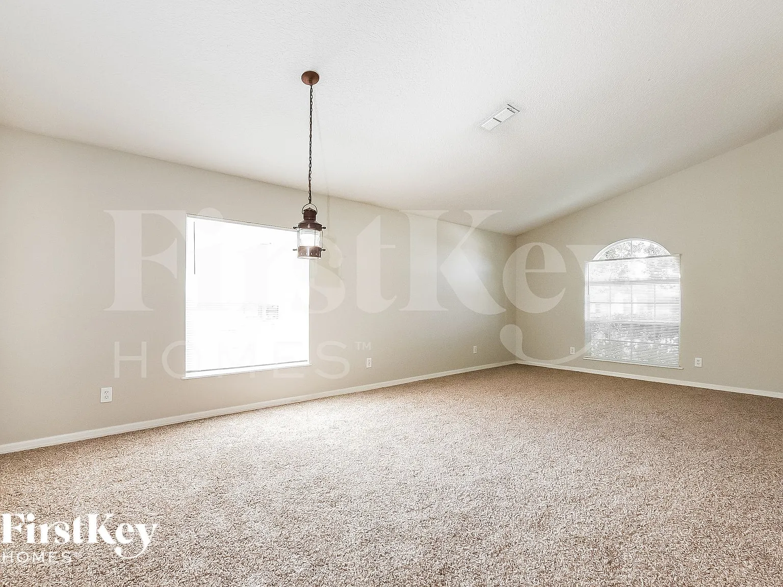 3 bed, 2.0 bath, 1942 sqft, $1,815 — Photo 4