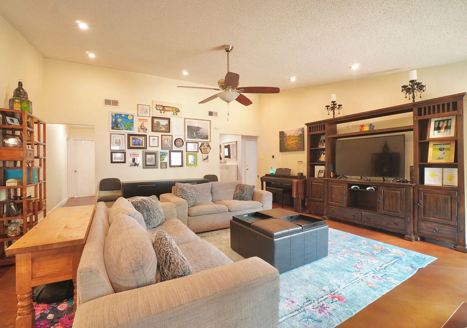 Beautiful 4-Bed, 2-Bath Austin Rental with Private Backyard Oasis — Photo 4