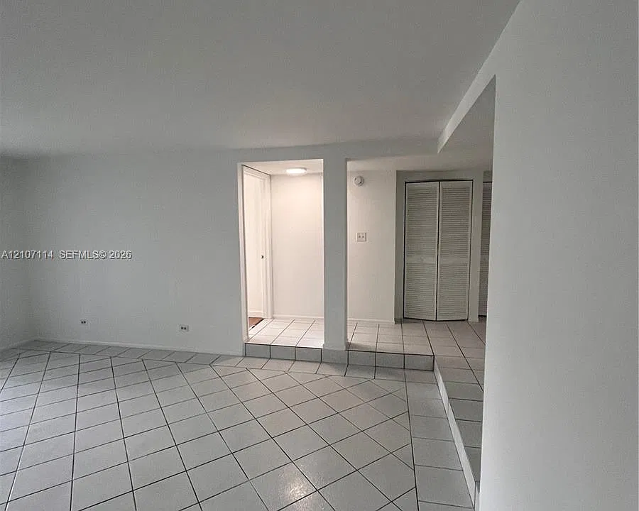 3650 Inverrary Dr #1Q