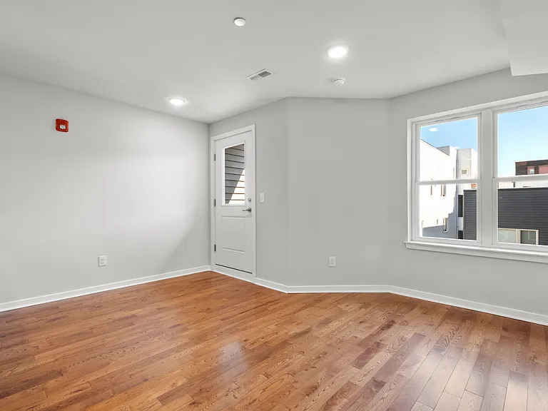 1329 N Randolph St #4 — Photo 10