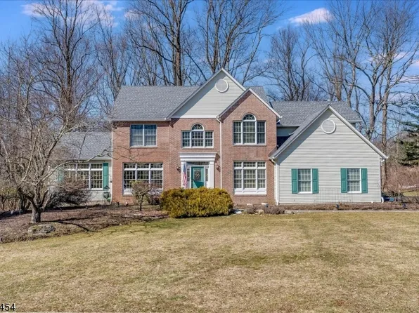 3 Portsmouth Ct, Washington Twp., NJ 07853