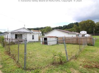 320R 9th Ave, Huntington, WV 25702