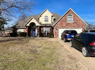 1113 W Commercial St, Haskell, OK 74436