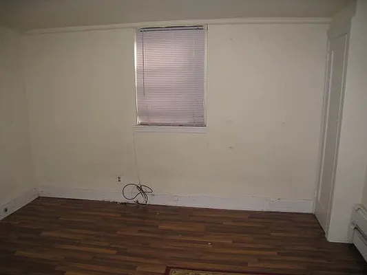 Rented by Alexiou Realty | media 2
