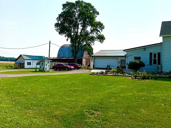 3rd barn/ house/chicken shed