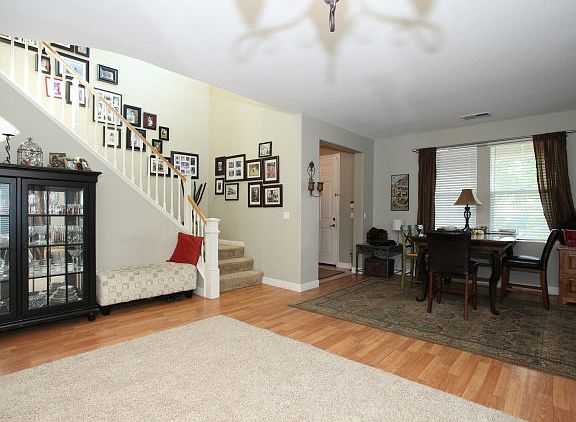 2nd image of 525 Presidio Pl