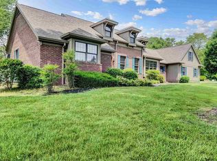 8928 McCutchan Rd, Evansville, IN 47725