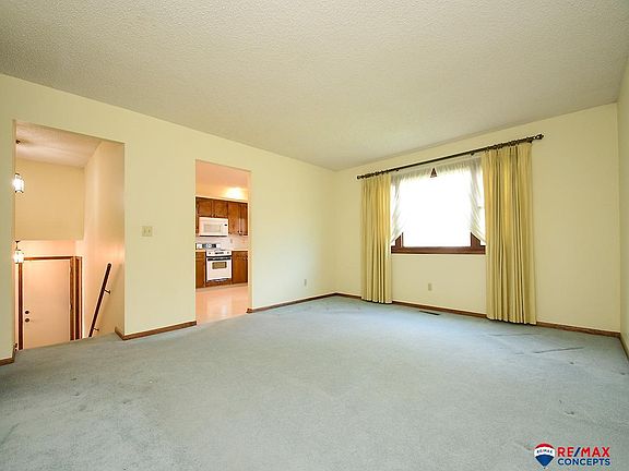 4th image of 14620 Eastbourne St