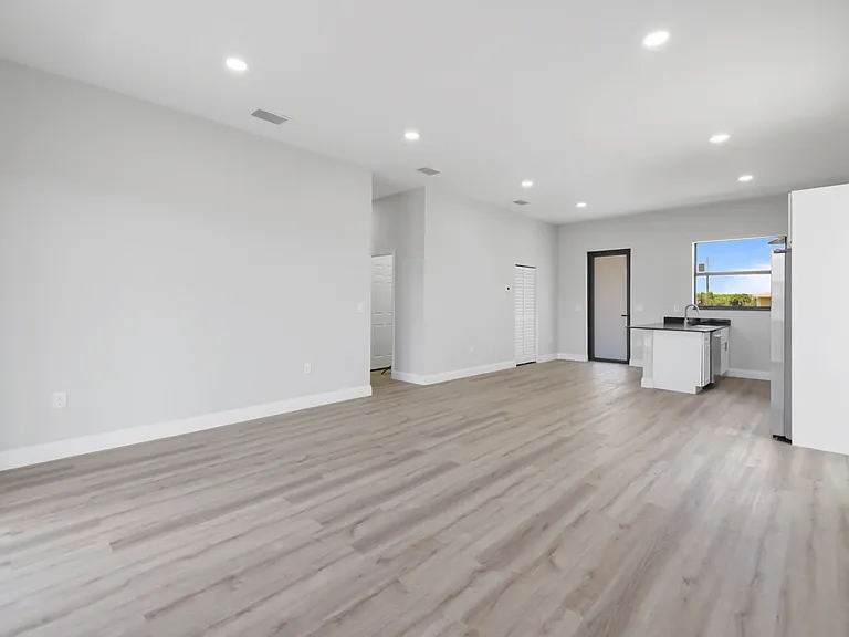 8014 Mangrove Cir — Photo 23