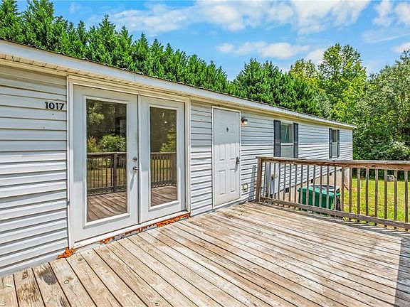 3rd image of 1017 Sourwood Dr