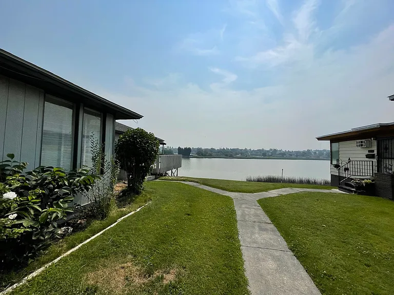 1019 W Lakeside Dr — Photo 4