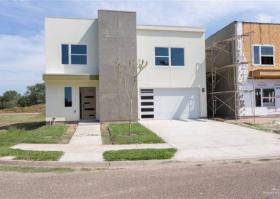 1st image of 215 San Jacinto