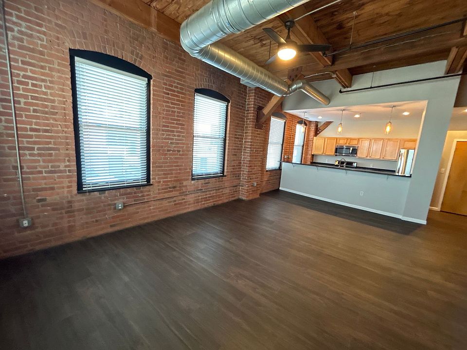 1st image of 2820 Detroit Ave APT 202