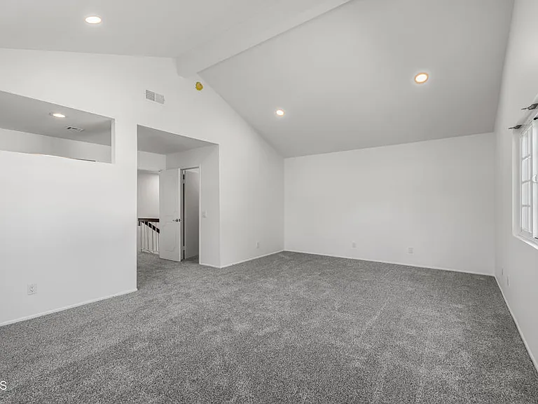 327 Bethany St — Photo 24