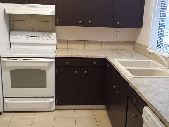 3rd image of 4609 Belair Dr SE