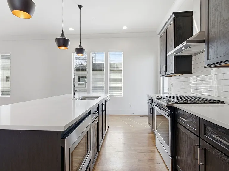1202 Katie Ave — Photo 15