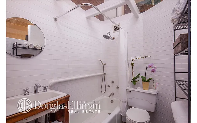 Sold by Douglas Elliman | media 8