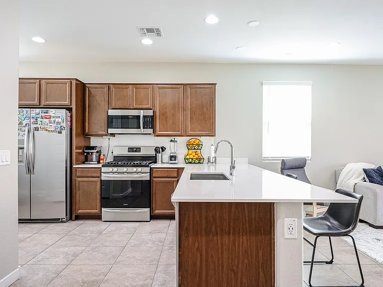 8924 W Bethany Heights Dr — Photo 5