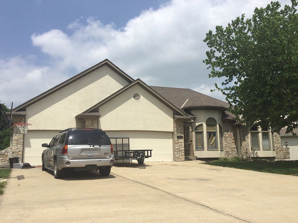 1st image of 308 SE Sumpter Dr