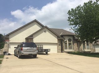 308 SE Sumpter Dr, Lees Summit, MO 64063