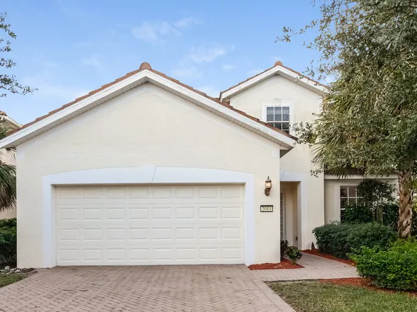 2014 Fairmont Ln, Naples, FL 34120