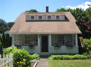 93 Grove St, Clinton, CT 06413