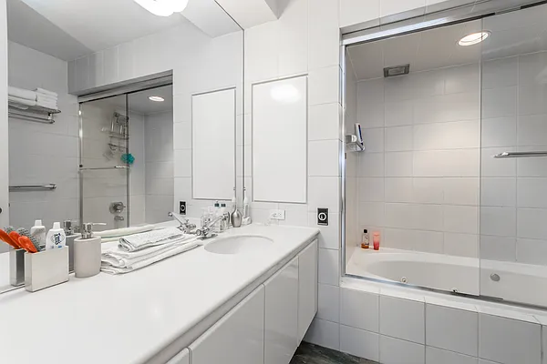 Rented by Douglas Elliman | media 22