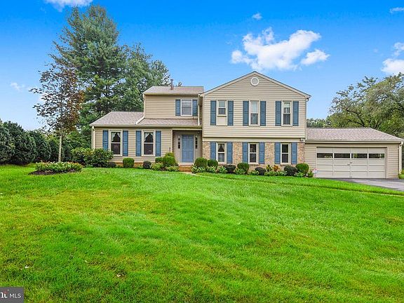 2nd image of 6712 Glen Oak Ct