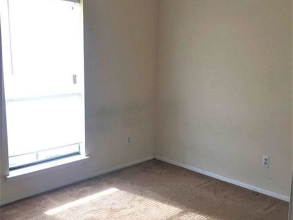 3rd image of 12652 Windsor Village Dr