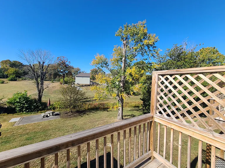803 Belfast St — Photo 6