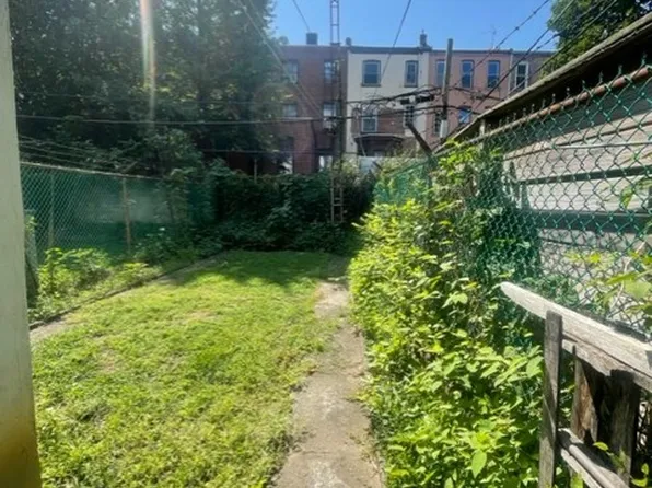 438 Jefferson Avenue image 11 of 12