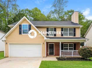 320 Valley View Dr, Fairburn, GA 30213