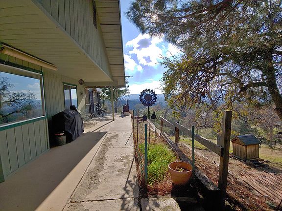 4th image of 43584 Revis Ln E