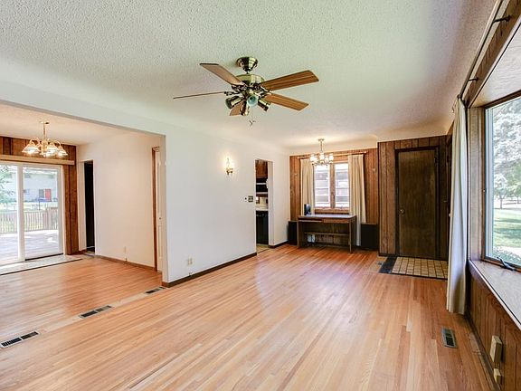 4th image of 1476 Margaret St