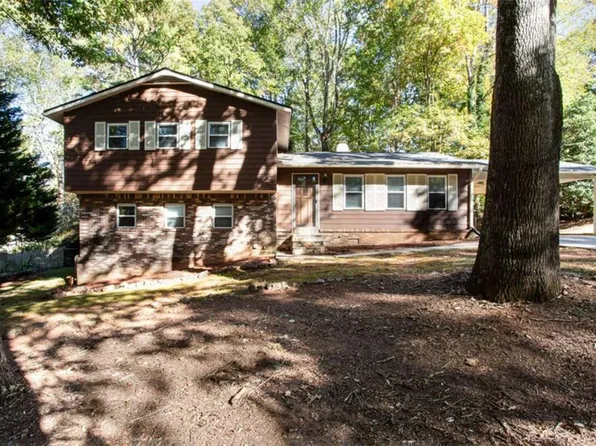 954 Camp Creek Dr, Lilburn, GA 30047