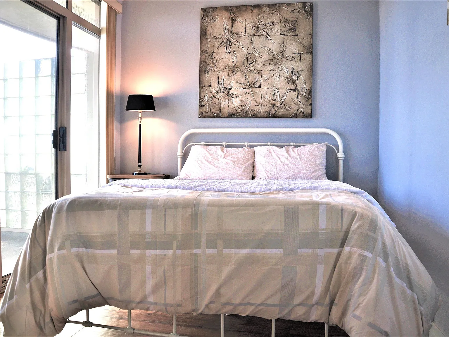 2 bed, 750 sqft, $3,300 — Photo 4