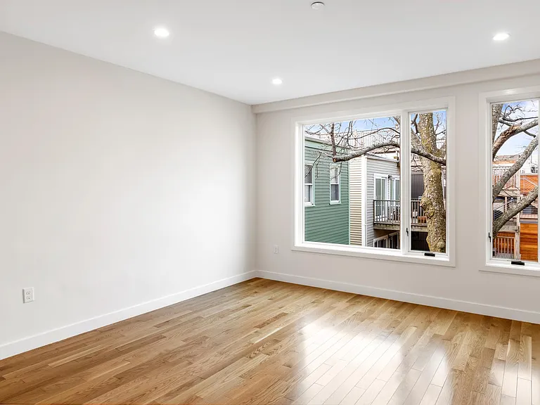 298 Marginal St #4 — Photo 7