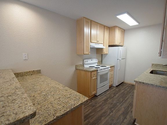 3rd image of 1260 Larpenteur Ave W APT 213