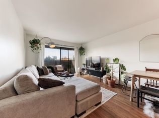 2215 Dundas St #408, Vancouver, BC V5L 1J9