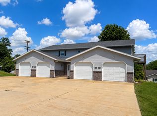 116-122 Buechner Cir, Mount Horeb, WI 53572