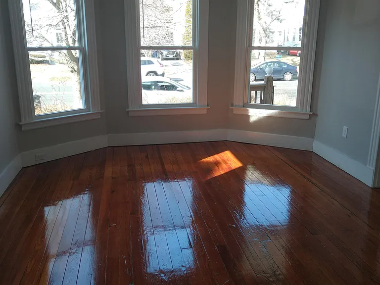 211 Alden Ave #1B — Photo 2