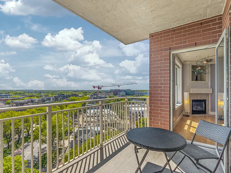 360 W Washington Ave #1001 — Photo 33